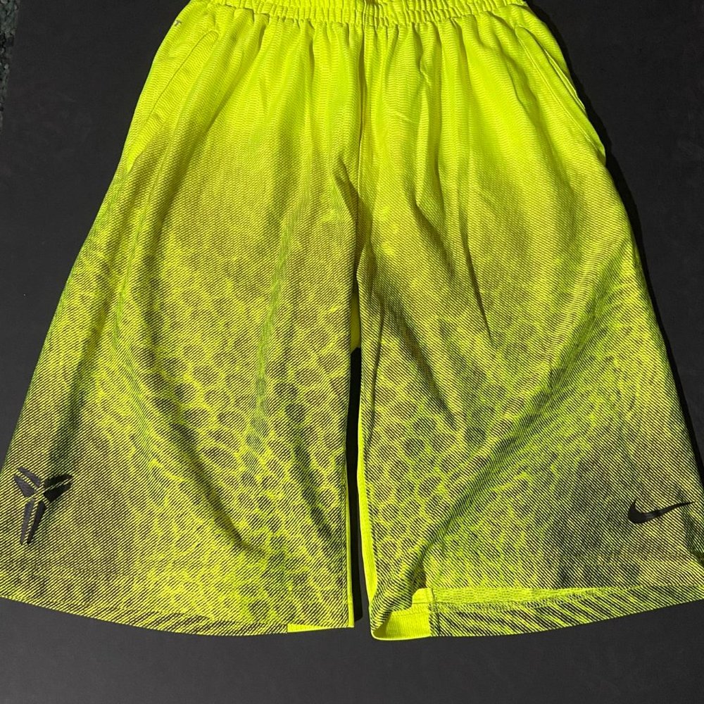 Nike Volt Kobe Shorts Small